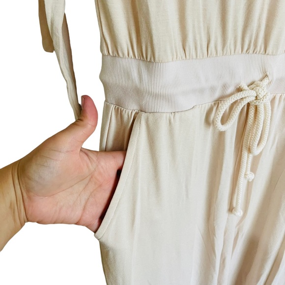 Nwt Lovers and friends Stacey Jumpsuit in Sand Dollar - Picture 6 of 11